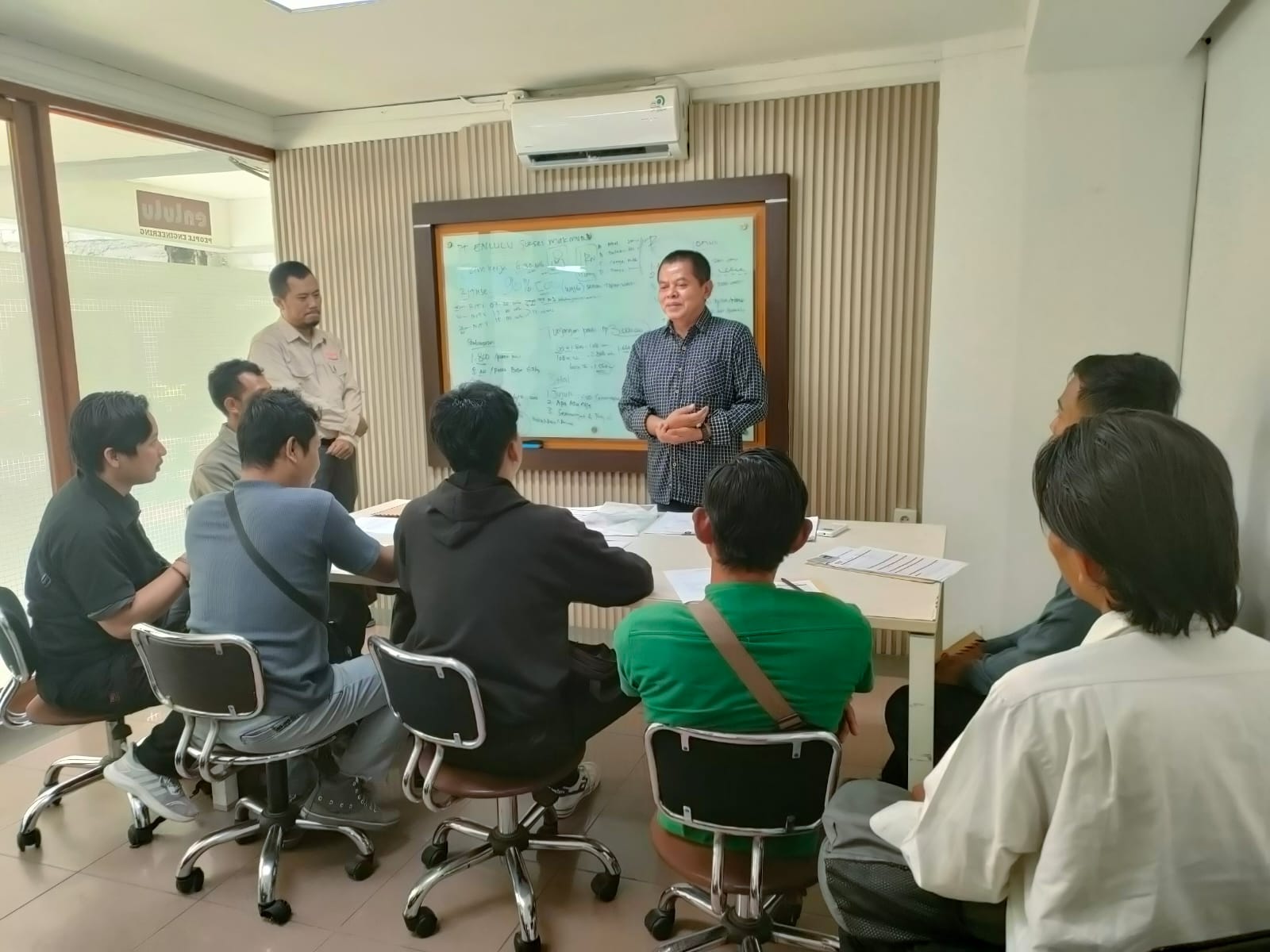 Proses Interview Kandidat Sprinter dan Kurir Motor J&T Express Bersama Direktur PT Enlulu Sukses Makmur